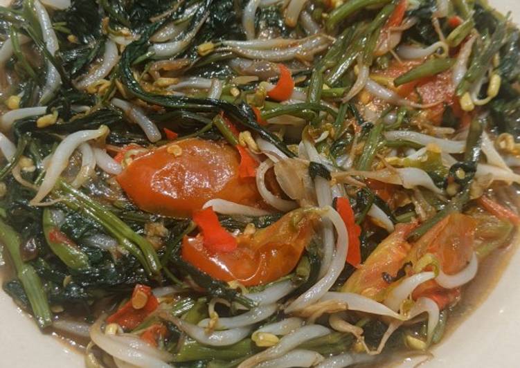 Resep masakan Tumis kangkung tauge saos tiram💋 | Langkah Membuat Tumis kangkung tauge saos tiram💋 Yang Enak Dan Mudah