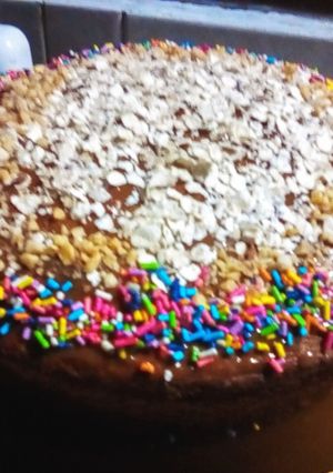 Una foto de Torta con avena y Nesquik ♡🥧♡🥳