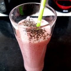 A picture of My Strawberry Milkshake with Chia Seeds.