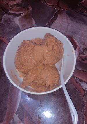 A picture of Banana and chocolate ice cream.