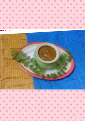 A picture of Curry patta ki chutney.