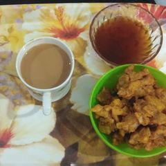 A picture of Potatoes Onions Pakode.