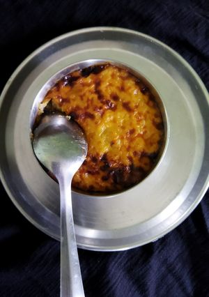 गुड़ की बेक्ड खीर (gur ki baked kheer recipe in Hindi) रेसिपी मुख्य फोटो