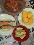Menu Makan Siang (Goreng Ikan Deles, Goreng Tahu dan Sambal)