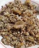 Гречана каша з грибами (лисичками)