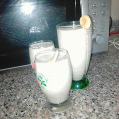 A picture of Banana milk shake/smoothie.