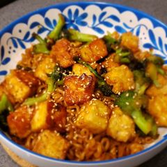 A picture of Vegan General Tso Tofu and Noodles.