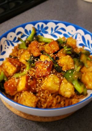 A picture of Vegan General Tso Tofu and Noodles.