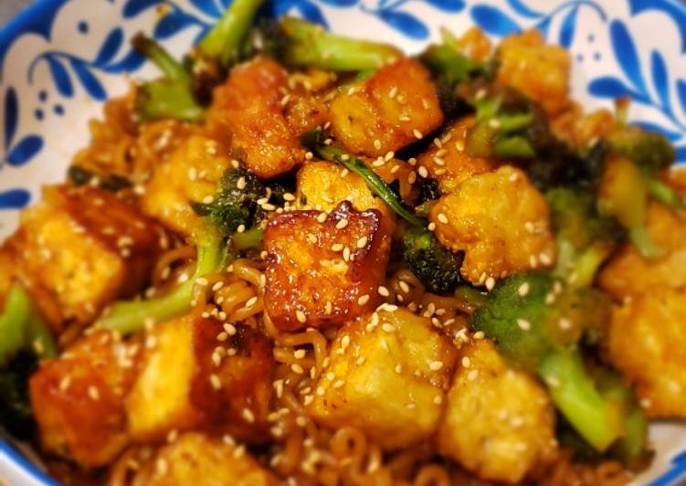 Vegan General Tso Tofu and Noodles