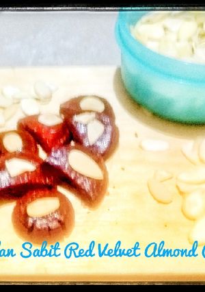 Foto resep Bulan Sabit Red Velvet Almond Cookies