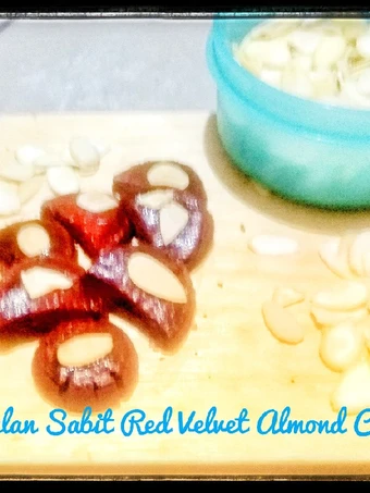 Langkah Mudah untuk Membikin Resep Bulan Sabit Red Velvet Almond Cookies yang Bikin Ngiler Anti Ribet, Mantap
