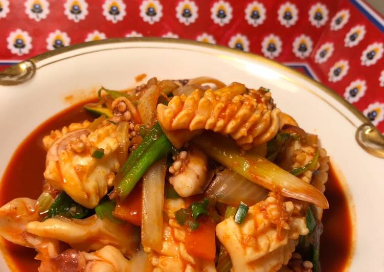 Steps to Make Any-night-of-the-week O Jing Eo Bokk Geum (Stir Fried Squid)