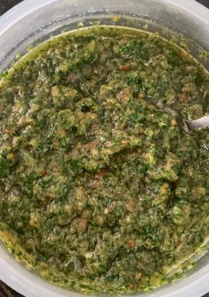 A picture of Green coriander chutney.