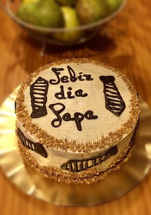 Una foto de Layer cake de manzana 🍏 con Frosting de Canela