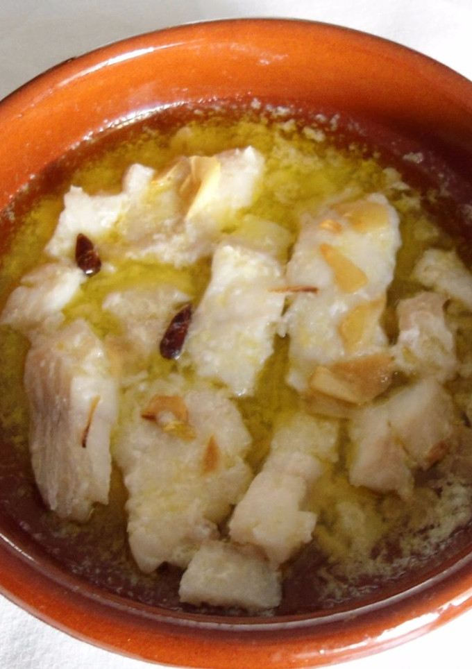 Una foto de Bacalao al pil-pil