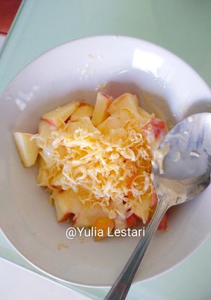 Foto resep Apel mix yogurt keju (cemilan sehat balita ku)