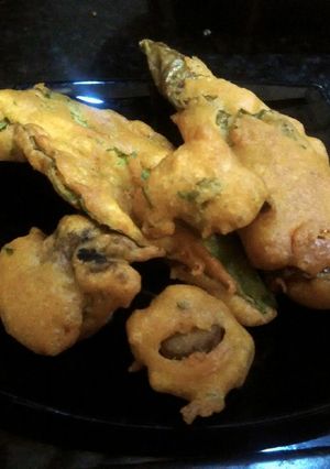 A picture of Mix Pakoda.