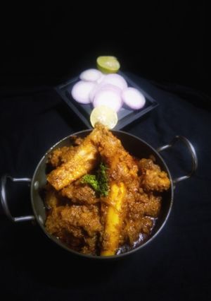 मटण मसाला सुका (Mutton masala sukha recipe in marathi) रेसिपी चे मुख्य फोटो 