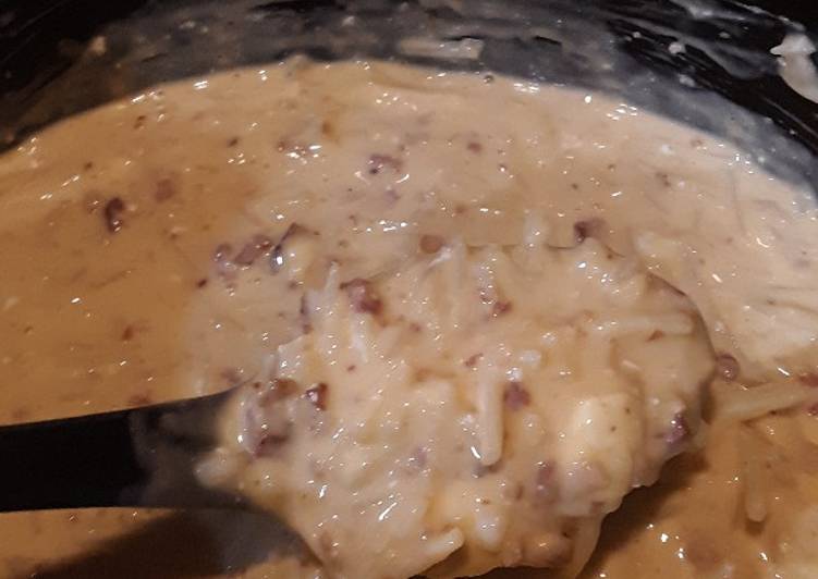 Quick and Easy Crockpot Loaded Potato Soup