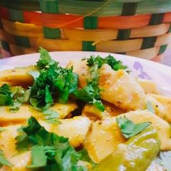 A picture of Arvi_ka_khatta_salan.
