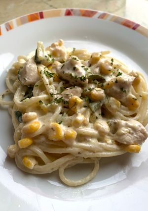 Cukkinis kukoricás csirkés tejszínes tészta recept fotója
