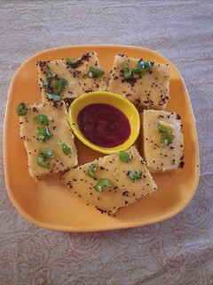 गुजरती ढोकला (gujarati dhokla recipe in Hindi) रेसिपी मुख्य फोटो