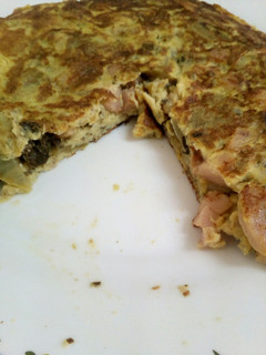 Una foto de Tortilla de acelgas con chopped de pavo