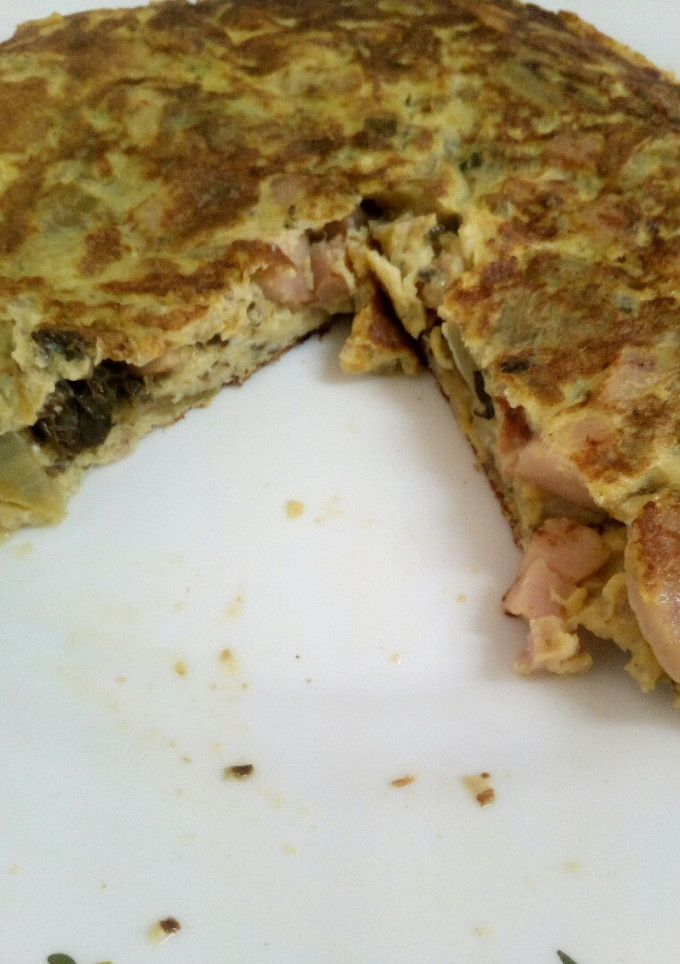 Una foto de Tortilla de acelgas con chopped de pavo