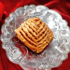 Aloo Samosa in Chatai Shape A picture of Aloo Samosa in Chatai Shape.