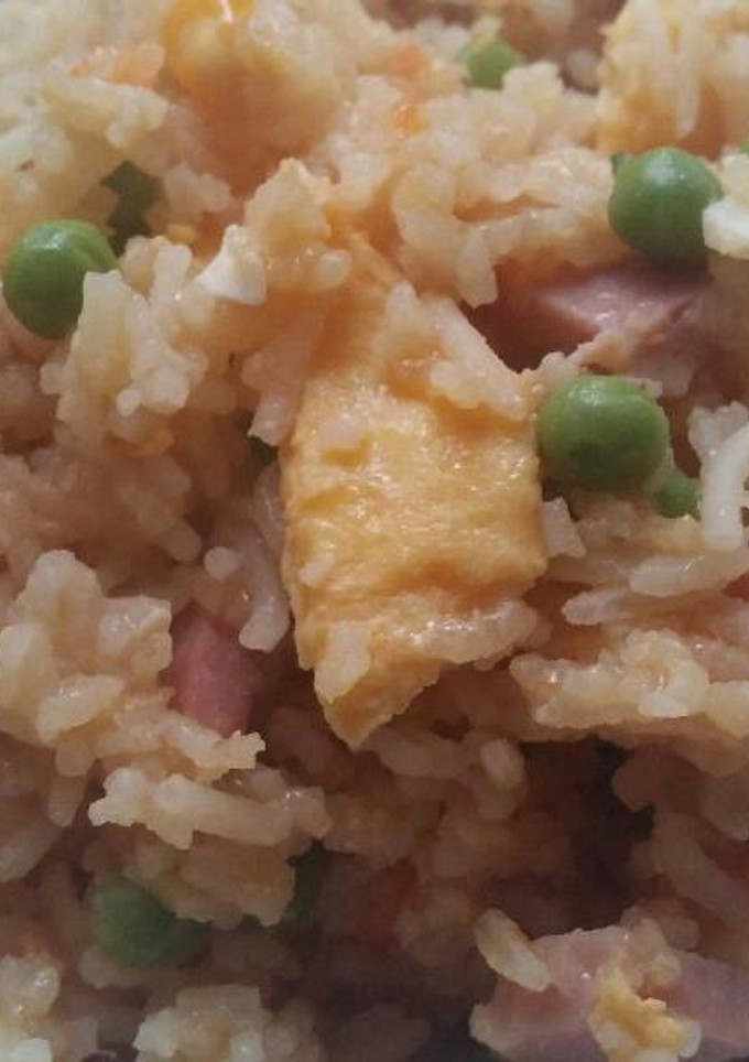 Una foto de Arroz chino varias delicias