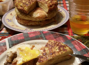 Una foto de Tortillas de papas cebollas y morrón rojo