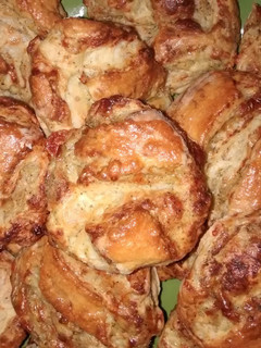Extra sajtos, brokkolis pogácsa recept fotója
