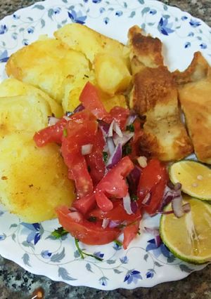 A picture of Shallow fried fish n potatoes #15minutes or less cooking.