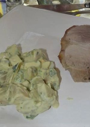 Una foto de Lomo ahumado con ensalada de chayote, milpa y huevo. Las correa