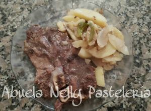 Una foto de Bocado ancho con papas al horno 