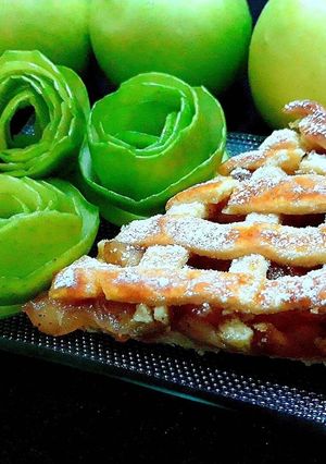 A picture of Apple Pie 🍎🍏.