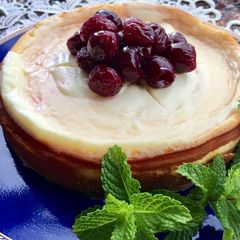 A picture of White Creamy Cheese Cake.
