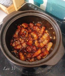 thịt ba chỉ rang cháy cạnh