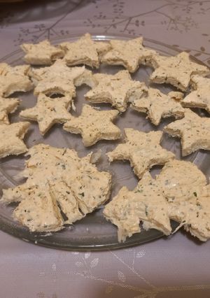 Foto di Stelle di pancarré con salmone e formaggio spalmabile