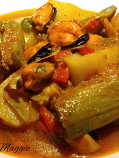 Una foto de Guiso de patatas con alcachofas y mejillones