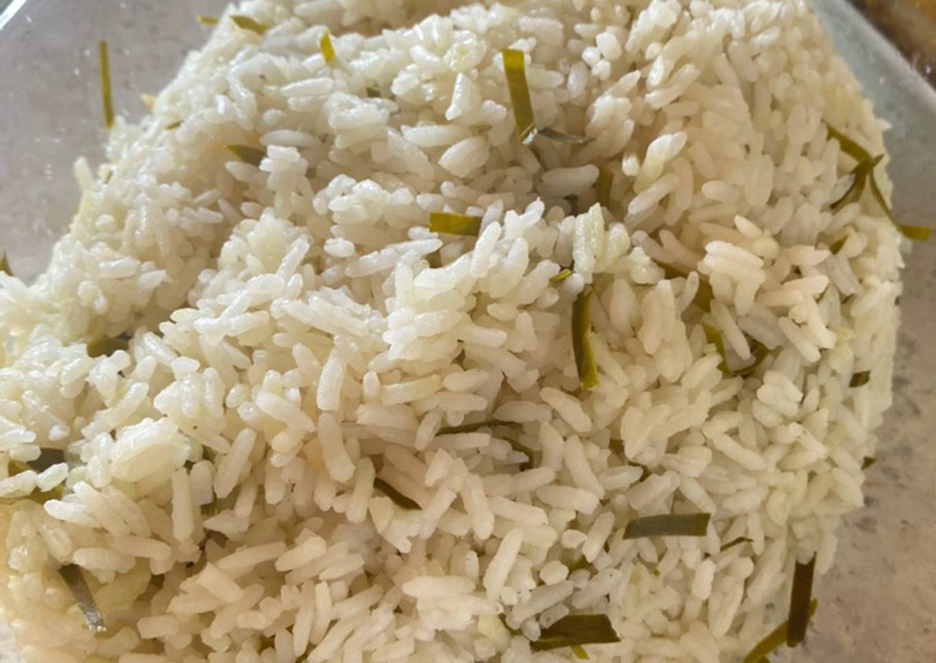 Nasi gurih daun jeruk