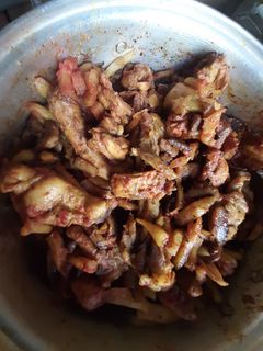 عکسی از دستور خوراک قارچ و مرغ با سیب زمینی