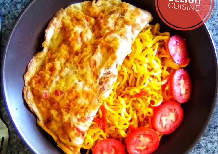 Noodles and fried eggs