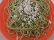 Una foto de pasta al cilantro