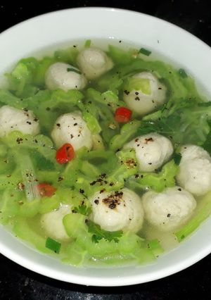 Hình của món Canh khổ qua cá thác lác.