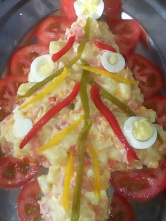 Una foto de Ensalada rusa con morrones🎄