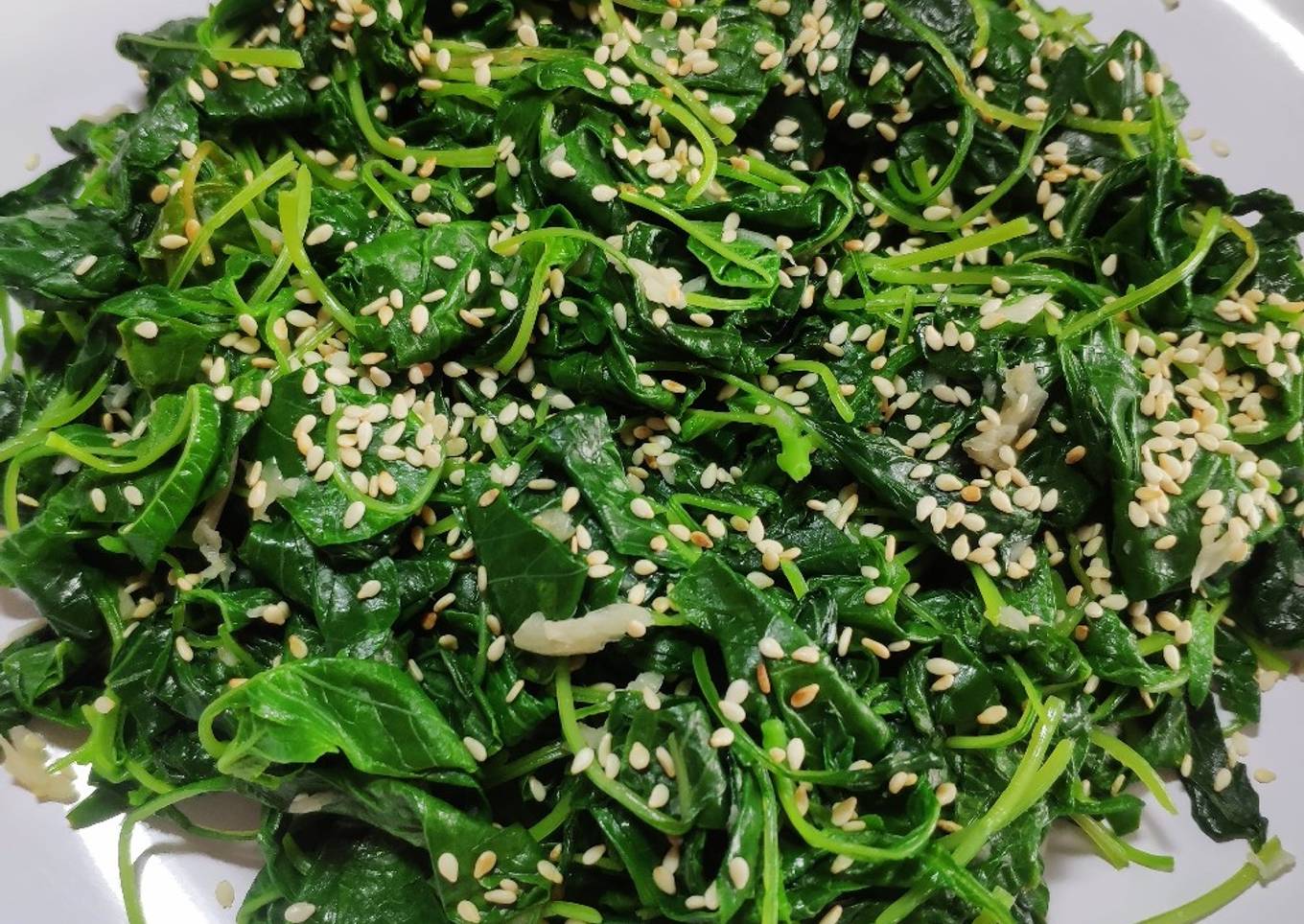 Sigeumchi Namul (시금치나물)