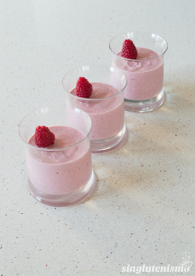 Una foto de Mousse de frambuesa