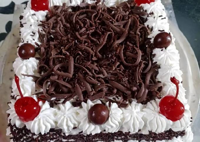 Resep Black Forest Simple Oleh Widjie Astuti - Cookpad