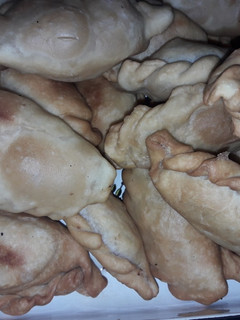 Una foto de Empanadas de pollo ricas y rápidas con masa casera 🙌👍